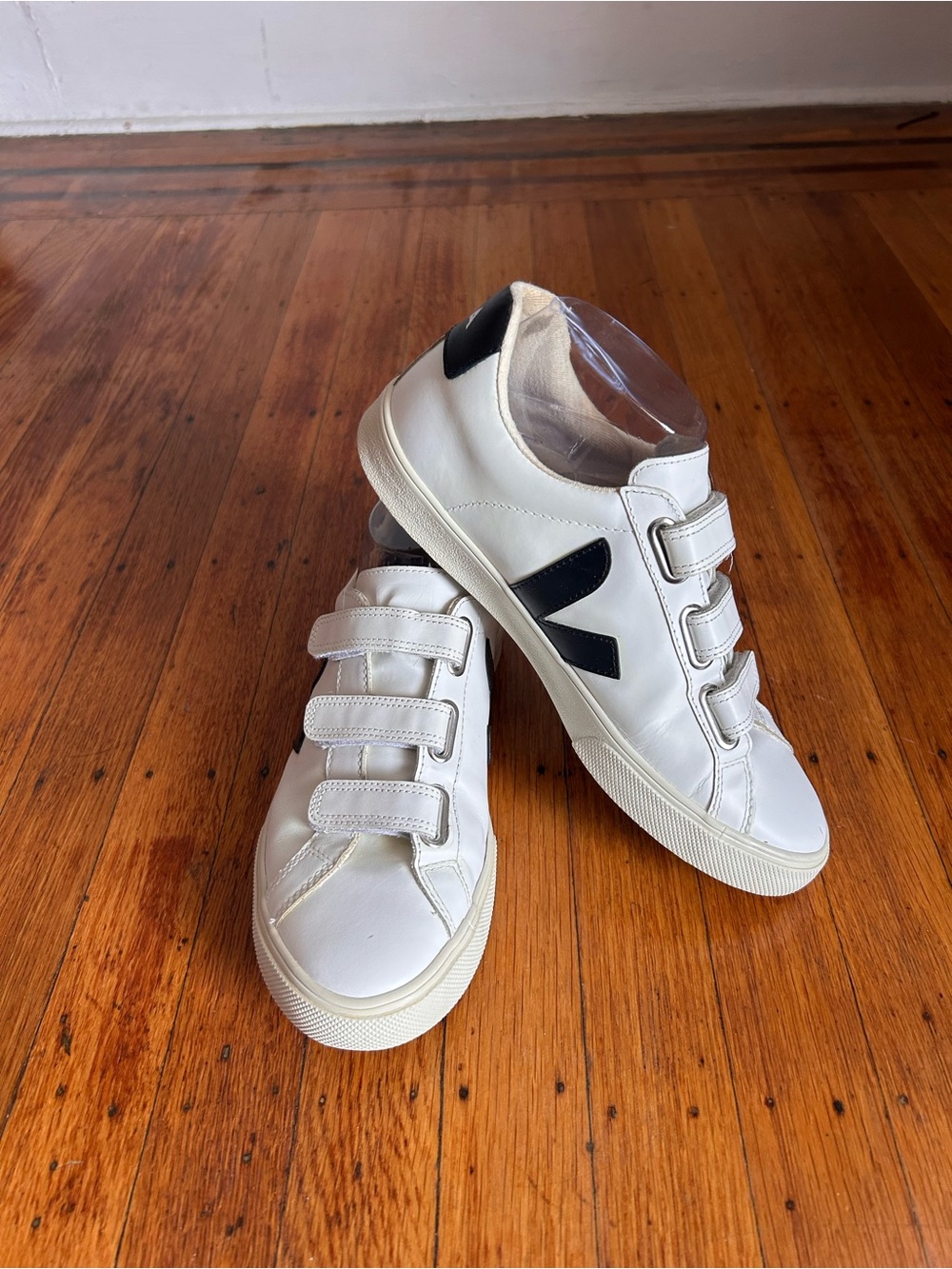 Veja Recife Sneakers Women 8 White Leather Black Logo Triple Strap Low Shoes